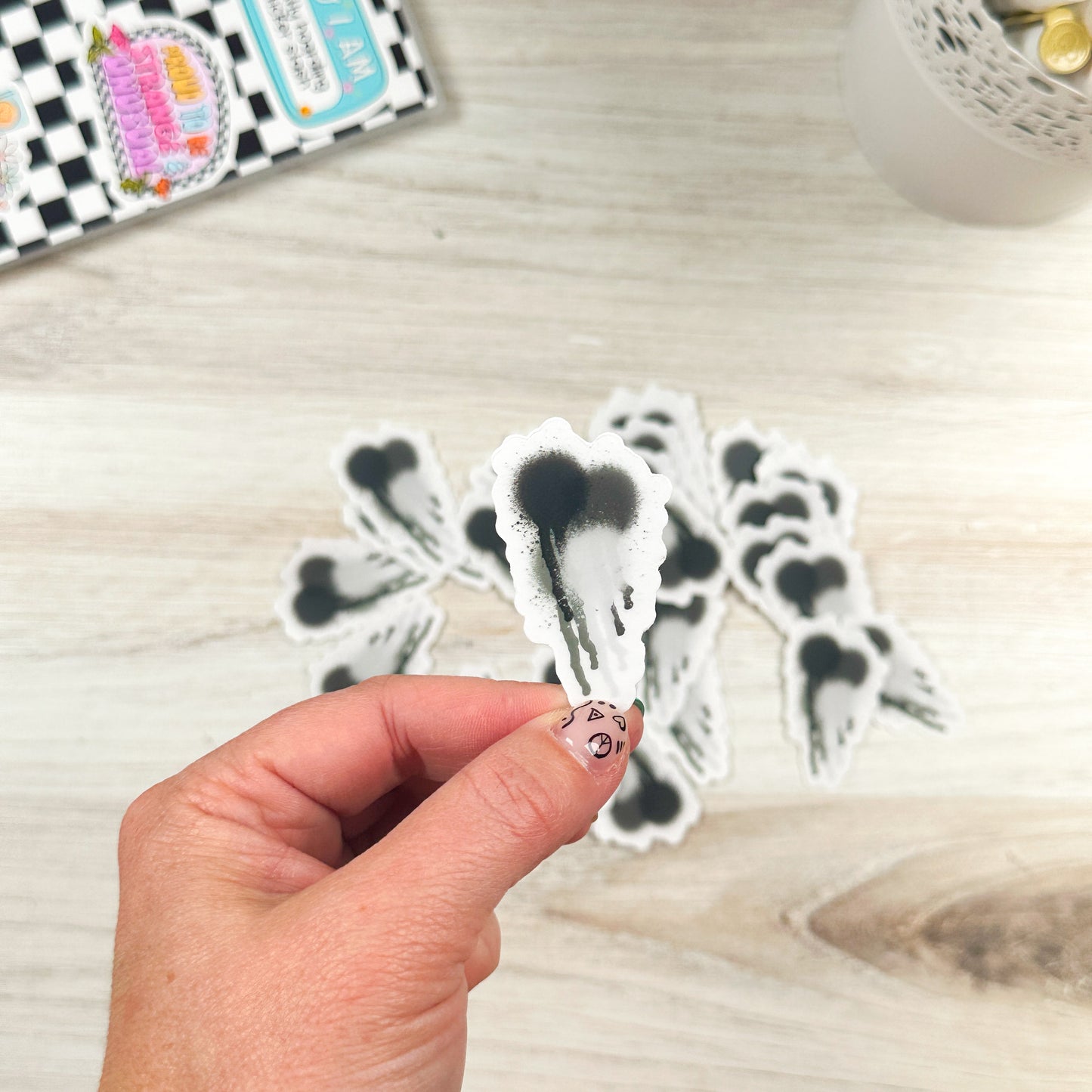 Black and Gray Graffiti Splotches // DIE146
